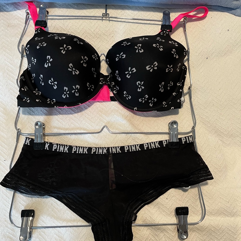 PINK Victoria's Secret Black and Pink Bows Bra SET